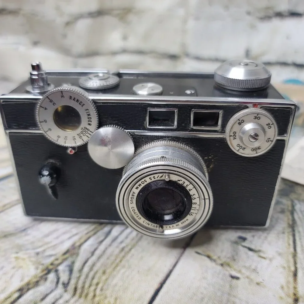 ARGUS C3 Camera Case Bulbs Film GE Light Meter Flash Mirror and Handle Untested